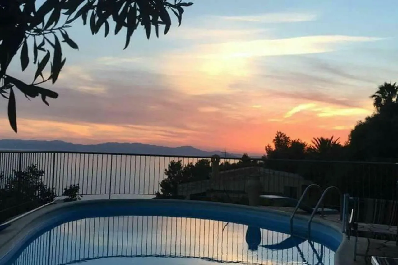 Villa Panoramica Tra Suggestive Notti Stellate. Torre delle Stelle
